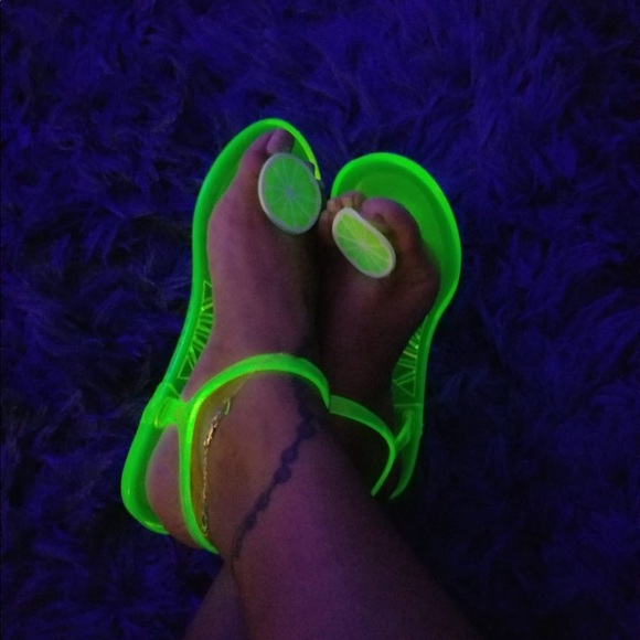 LIME GREEN 🍋 LEMONADE FLAT - Picture 3 of 3